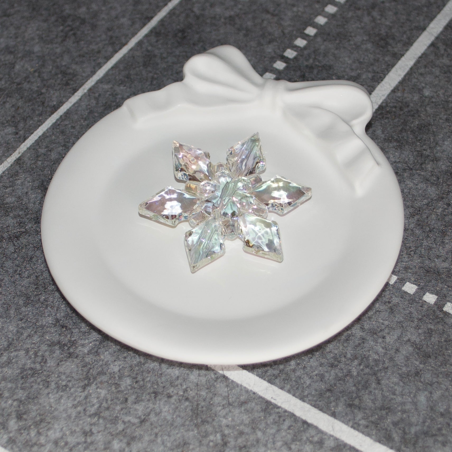 Giant Snow Beads with Through Hole