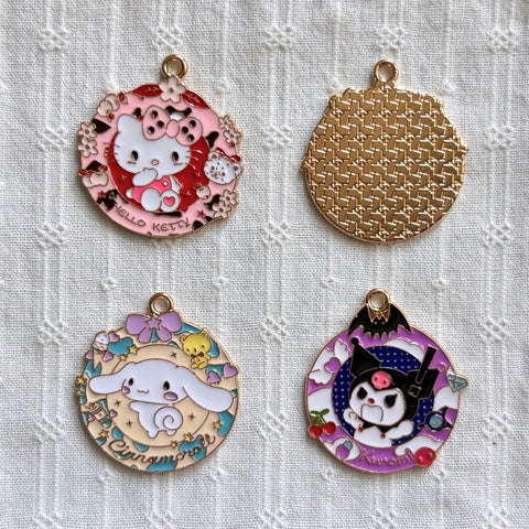 Hello Kitty & Friends Metal Charm Set