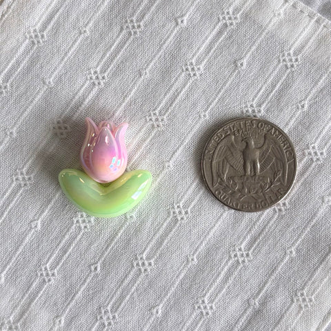 Iridescent Tulip and Leaf Beads Set
