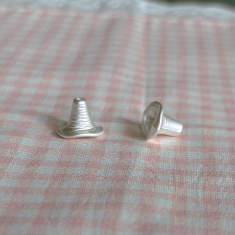 Matte Silver Witch Hat Beads